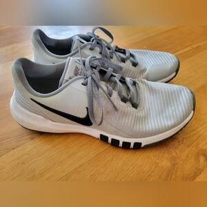 Mens size 8.5 nike shoes